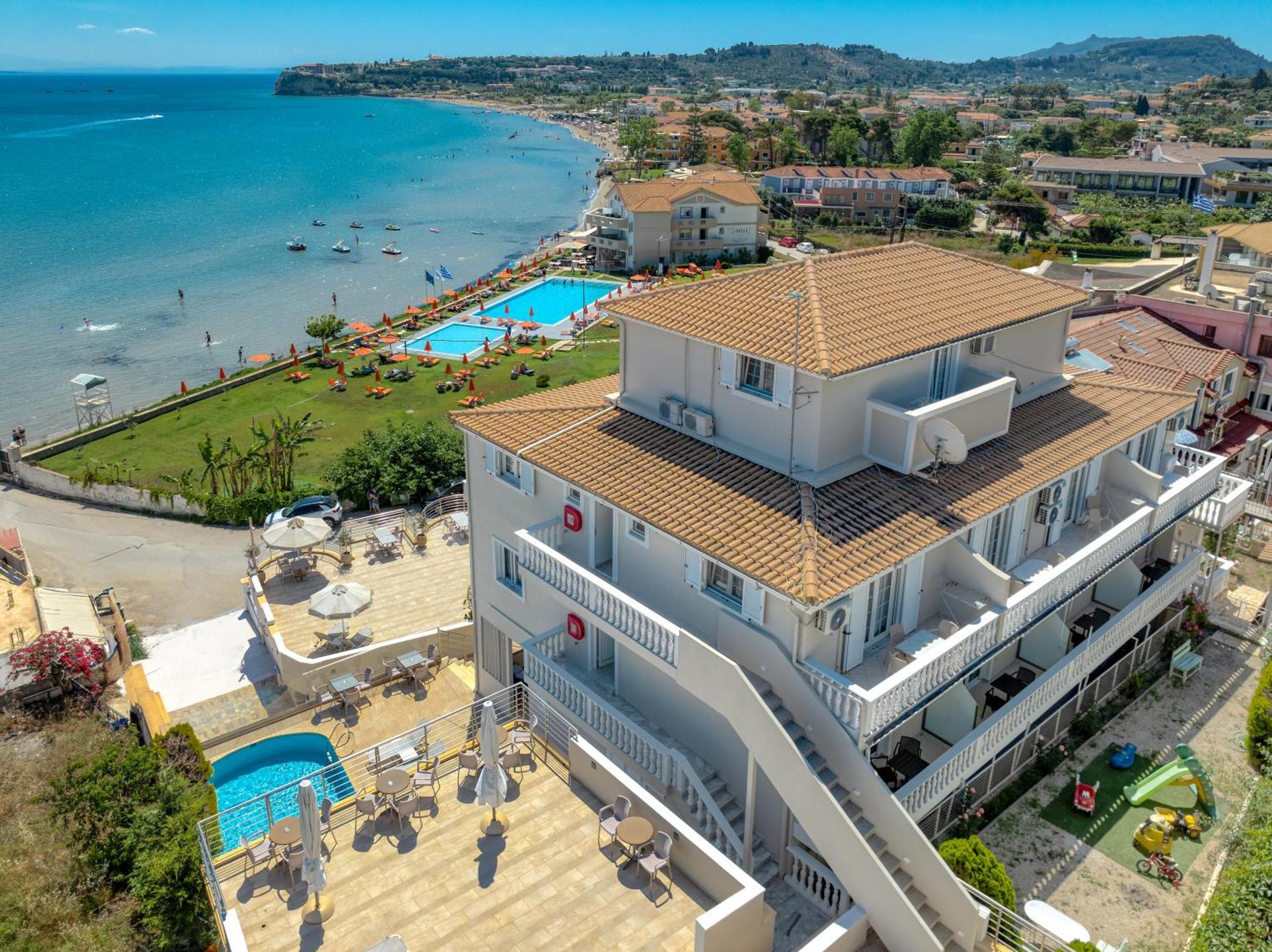Aparthotel Corali *